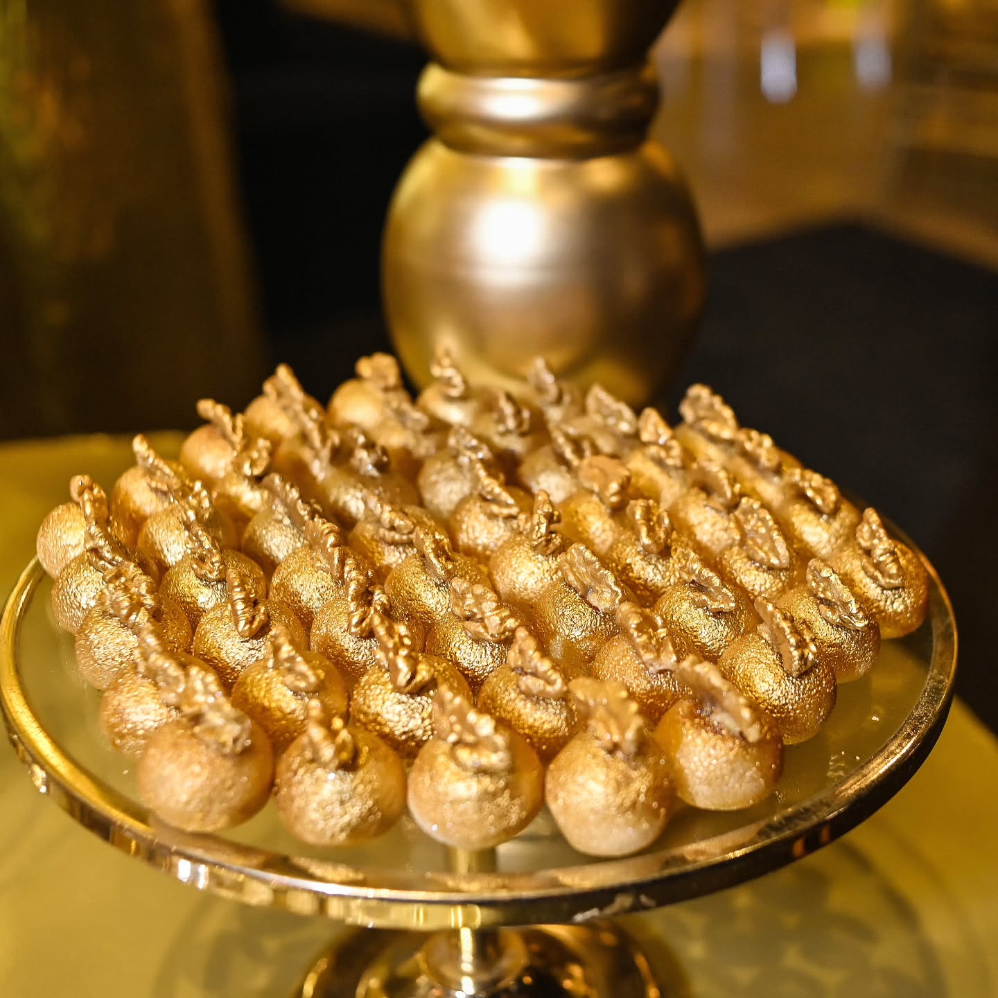 Brigadeiros dourados