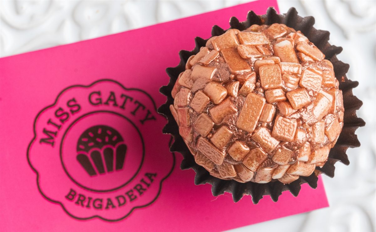 Brigadeiro crocante acobreado